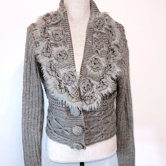 Roz & Ali Cable Knit Faux Fur Crocheted buttons & embellish Sz PL * Host Pick * - Picture 1 of 9